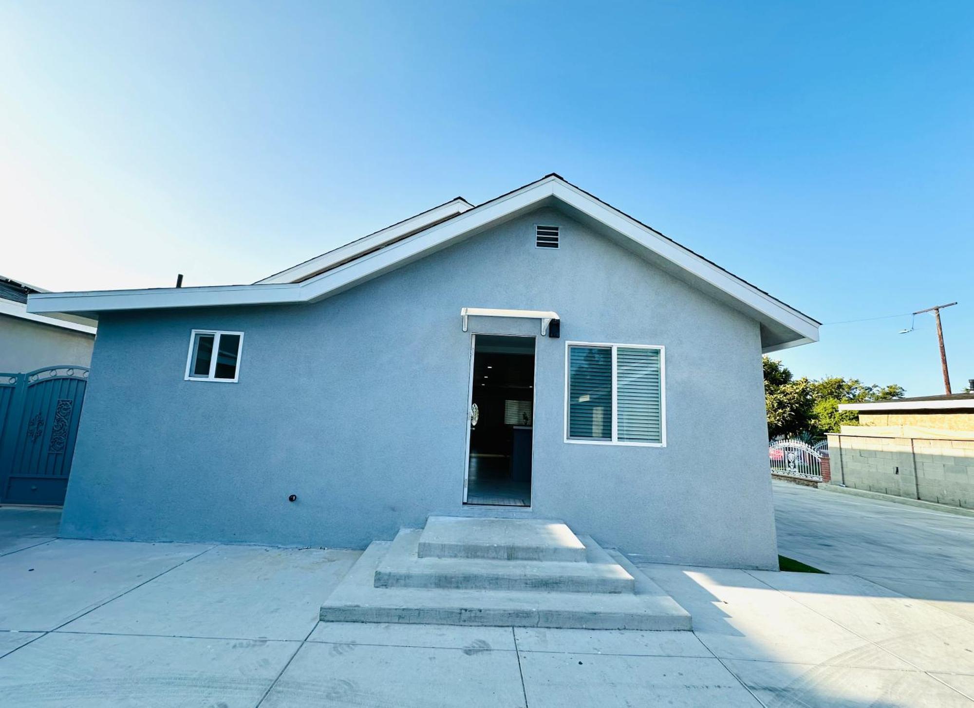 New Spacious House In Anaheim Near Disneyland-Knott In Without Backyard In The Same Lot Of 3 Separate Properties Exterior foto